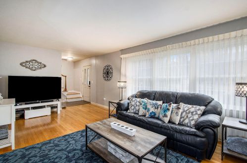 223 Barberry Ave, Kalamazoo MI 49002-6205 exterior