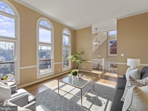 207 Glendale Ave, Alexandria VA 22301-2452 exterior