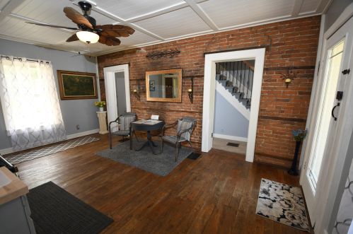 514 Kalamazoo St, Paw Paw MI 49079-1130 exterior