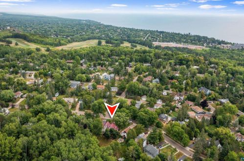 3631 Cres Vw Ave, Duluth MN 55804-1710 exterior