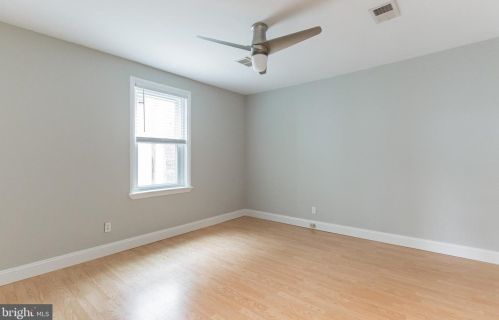 1733 Howard St, Philadelphia PA 19122-2412 exterior