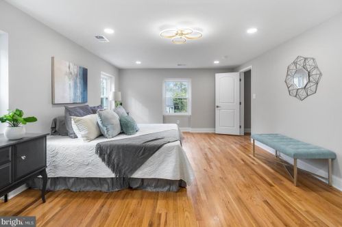 8916 Copenhaver Dr, Rockville MD  20854-3009 exterior