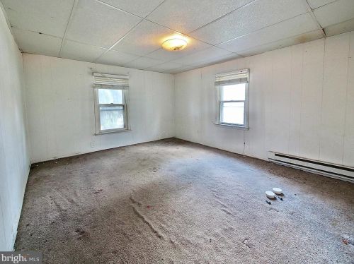 54 Upland Ave, Chester PA 19015-2427 exterior