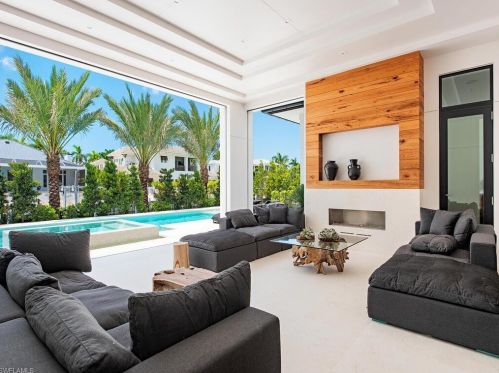 722 16 Ave, Naples FL 34117-2239 exterior