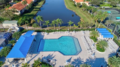 9671 Harbour Lk Cir, Boynton Beach FL 33437-3811 exterior