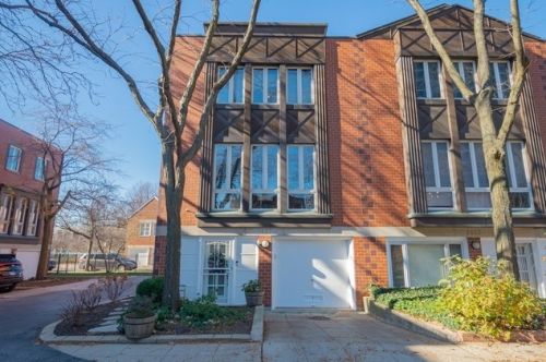 1427 Plymouth Ct, Chicago, IL 60605-2862