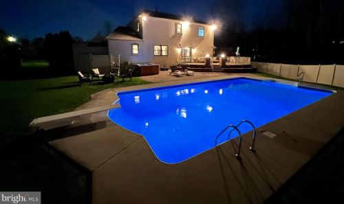 915 Standish Ave, Huntingdon Valley PA 19006-8725 exterior