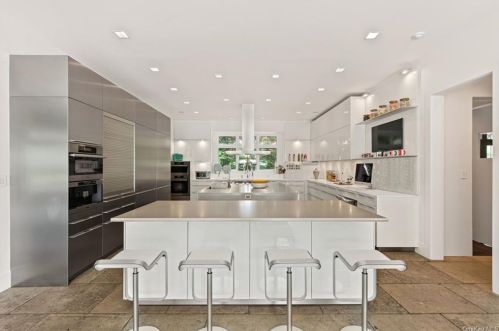 3 Ter Cir, Armonk NY 10504-1112 exterior