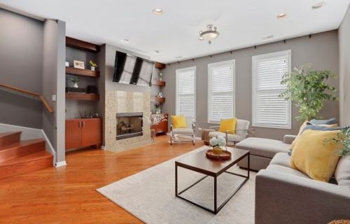 648 Oak St, Chicago IL  60610-7298 exterior