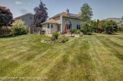 170 Kentucky Way, East Freehold NJ 07728-4657 exterior