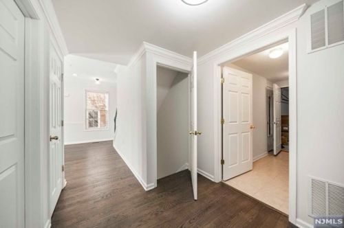 33 Forshee Cir, Montvale NJ 07645-1781 exterior