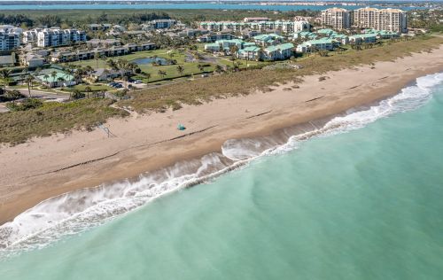 2400 Ocean Dr, Fort Pierce FL  81111-8018 exterior