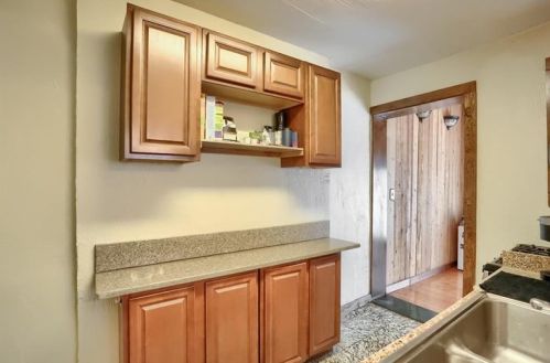 216 Castle Shannon Blvd, Pittsburgh PA 15228-2233 exterior