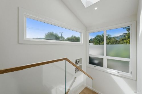 5 Amicita Ave, Mill Valley CA 94941-2101 exterior