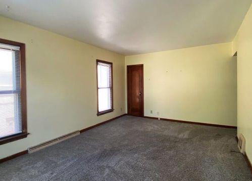 4023 Roosevelt Dr, Milwaukee, WI 53216-3039