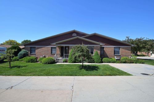 52102 Thomas Ln, New Baltimore, MI 48047-1195