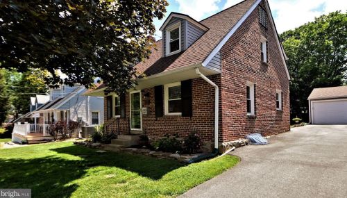 207 Sandy Bank Rd, Media, PA 19063-1328