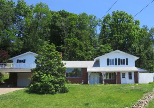 1013 Royal Ct, Cheswick, PA 15024-1341