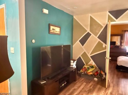 521 18 St, Paterson NJ 07514-2611 exterior