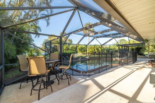 1579 Sunshine Ave, Fort Pierce FL  34952-6011 exterior