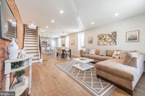 4207 Houghton St, Philadelphia PA  19128-1722 exterior