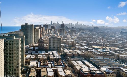 3660 Lake Shore Dr, Chicago IL  60613-5300 exterior