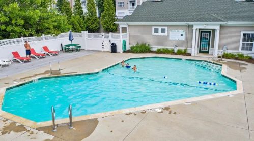 86 Mill St, Woonsocket RI  02895-2164 exterior