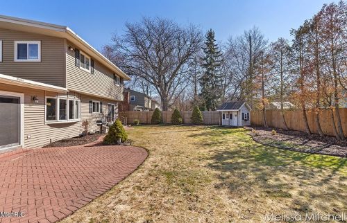 2716 Hampshire Blvd, Grand Rapids MI 49506-4774 exterior