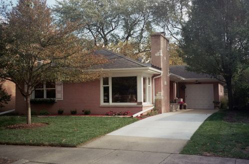 6823 Moselle Ave, Chicago, IL 60646-1008