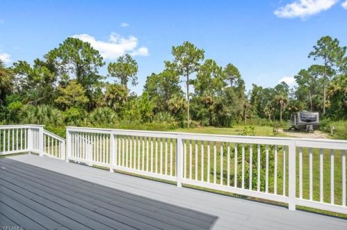 2731 8 Ave, Naples FL 34120-4919 exterior