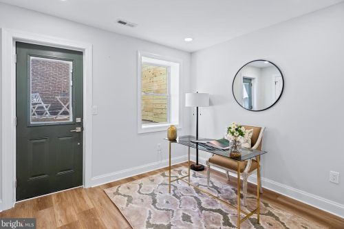 1551 4th St, Washington DC  20001-1905 exterior