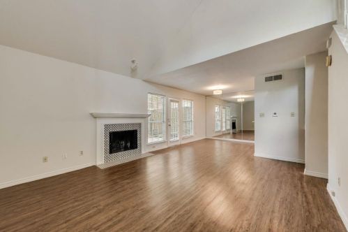 8538 Coppertowne Ln, Dallas, TX 75243-8035