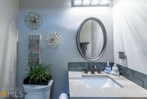 7690 Glisten Ave, Atlanta GA 30328-2498 exterior