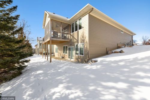 8697 Collin Way, South Saint Paul MN 55076-5330 exterior