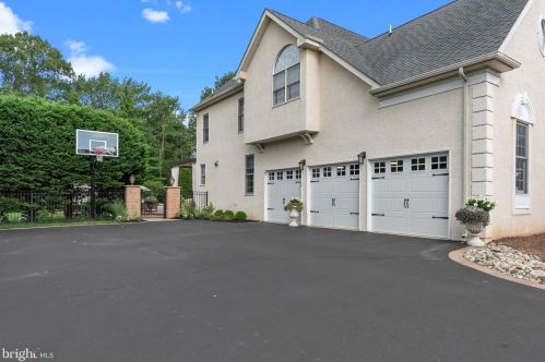 2214 Denbeigh Dr, Jamison PA 18929-1446 exterior