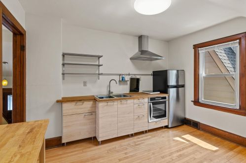 2044 59, Milwaukee WI 53210-1505 exterior