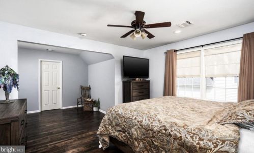 17 Fieldcrest Dr, Columbus NJ  08022-1959 exterior