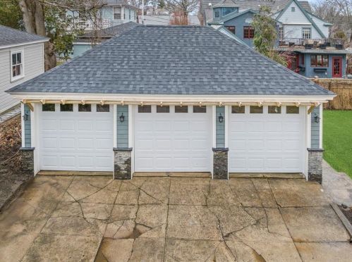 294 Doyle Ave, Providence RI  02906-3355 exterior