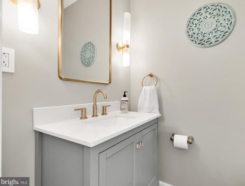 1218 Fairmont St, Washington DC  20009-5322 exterior