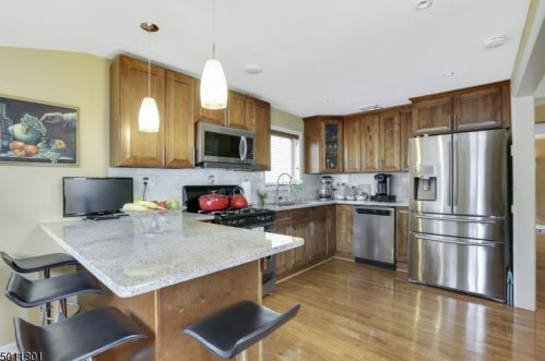 84 Mcclellan Ave, Livingston NJ 07039-1334 exterior