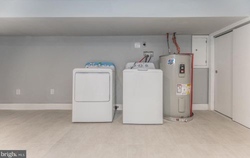 2037 Lawrence St, Philadelphia PA 19120-1828 exterior