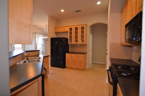 310 Canterbury Dr, Austin TX  78737-4551 exterior