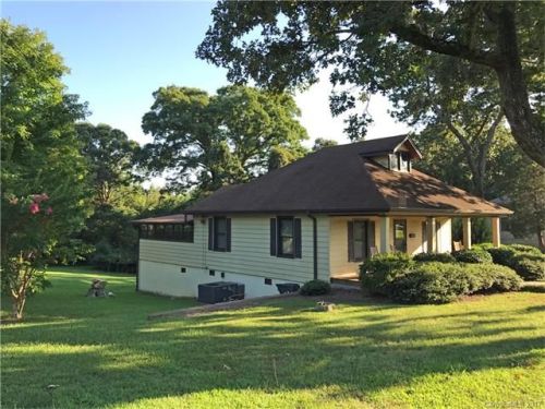 312 Chestnut St, Stanley, NC 28164-1806