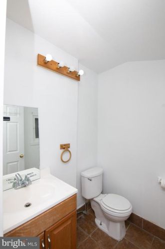 5032 Hazel Ave, Philadelphia PA 19143-1621 exterior