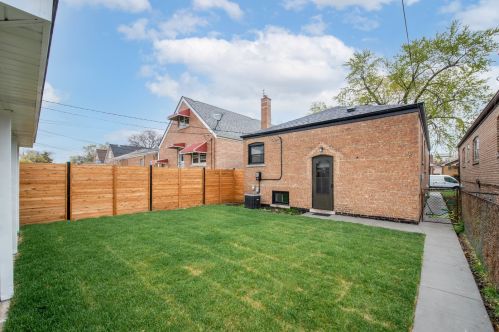 4852 La Crosse Ave, Chicago IL  60638-2119 exterior