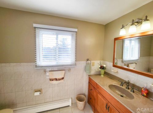 2919 Woodbridge Ave, Edison NJ 08837-3308 exterior