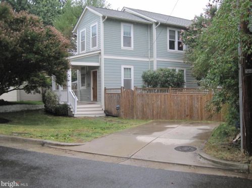 24 Myrtle St, Alexandria VA  22301-2423 exterior