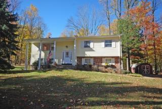 23 Skyline Dr, Warren NJ  07059-6718 exterior