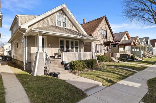 1536 73rd St, Milwaukee, WI 53214-4717