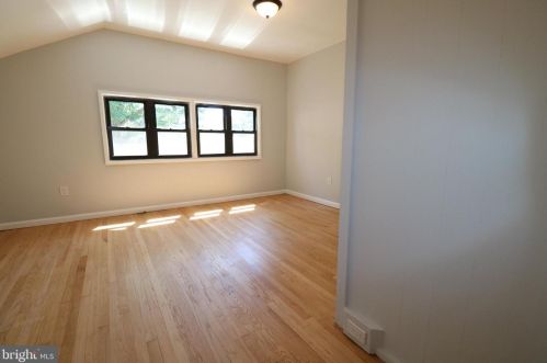 635 Parkway Ave, Trenton NJ  08618-2723 exterior